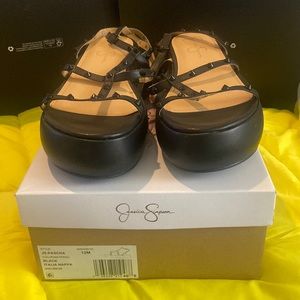 Pre loved worn once